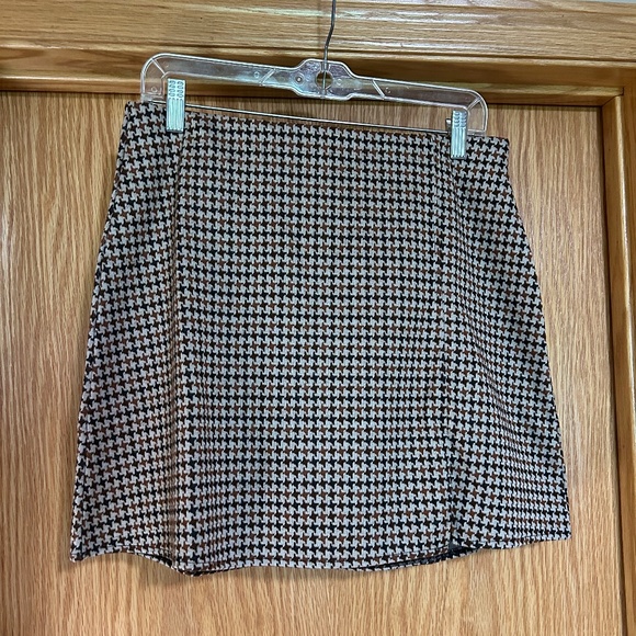 Checkered Print Mini Skirt - Size M **New With Tags** - Picture 1 of 4